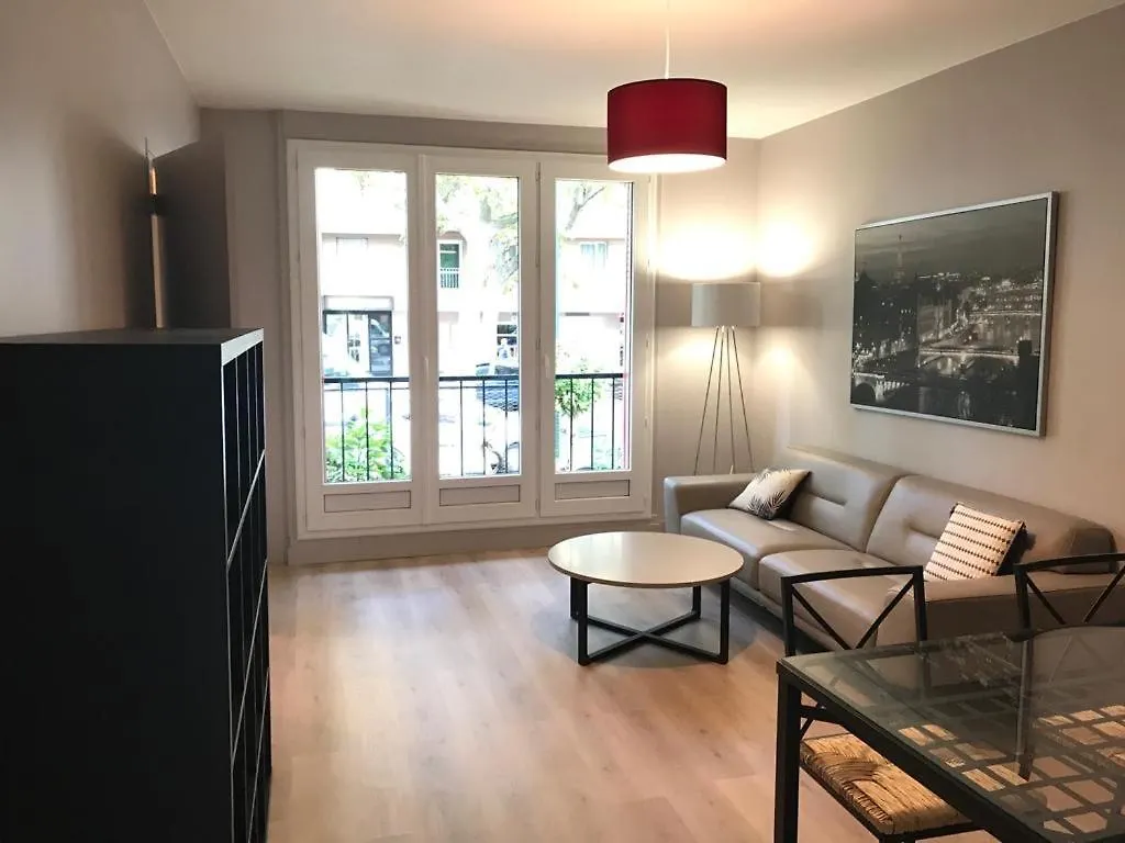 Pavillon Tawfik 1 A 4 Personnes Chez L'Habitant Bagneux  0*, Bagneux (Hauts-de-Seine)