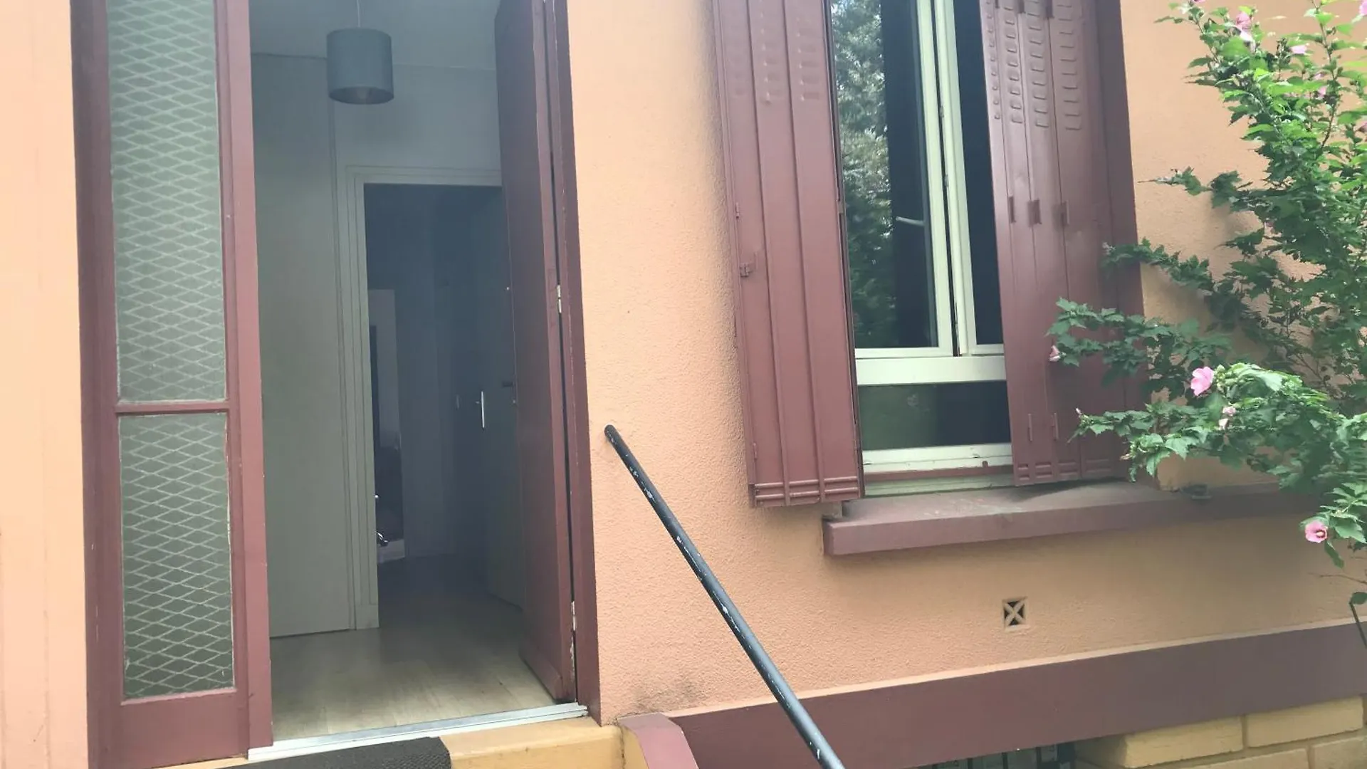 Guest house Pavillon Tawfik 1 A 4 Personnes Chez L'Habitant Bagneux  France