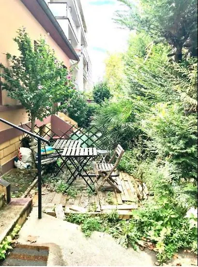 Guest house Pavillon Tawfik 1 A 4 Personnes Chez L'Habitant Bagneux