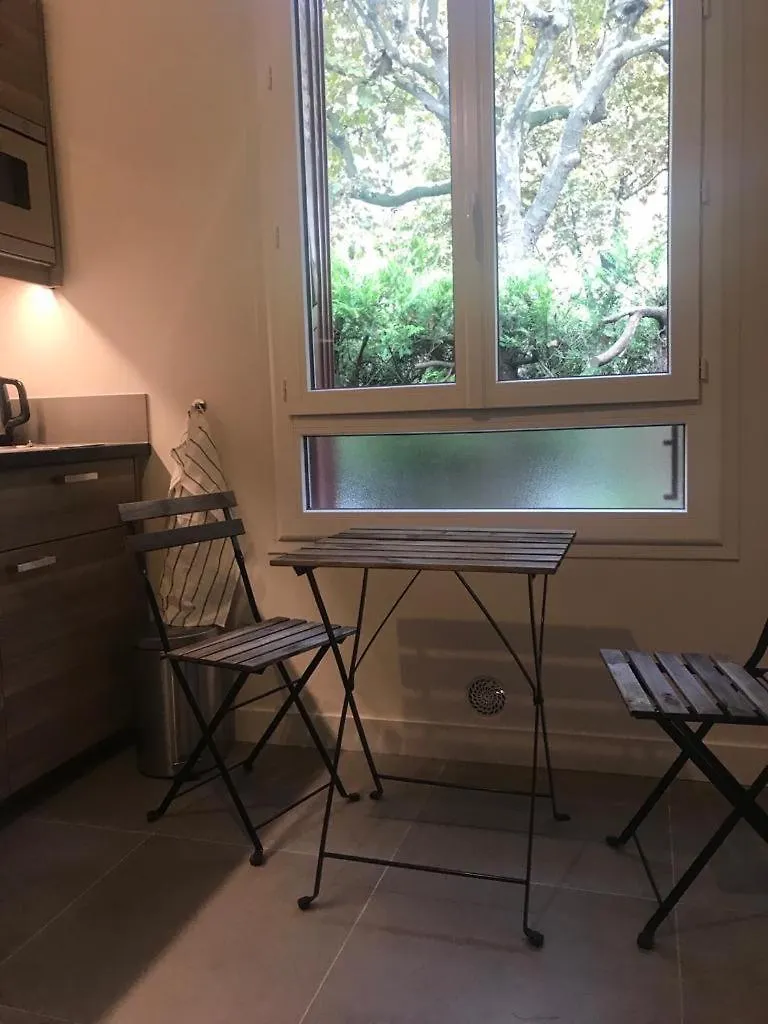 Pavillon Tawfik 1 A 4 Personnes Chez L'Habitant Bagneux  Guest house